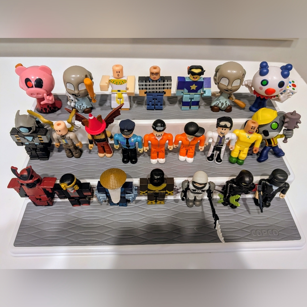 Ultimate Roblox Collection - 20+ Rare Figures & Mystery Series! - Picture 6 of 6